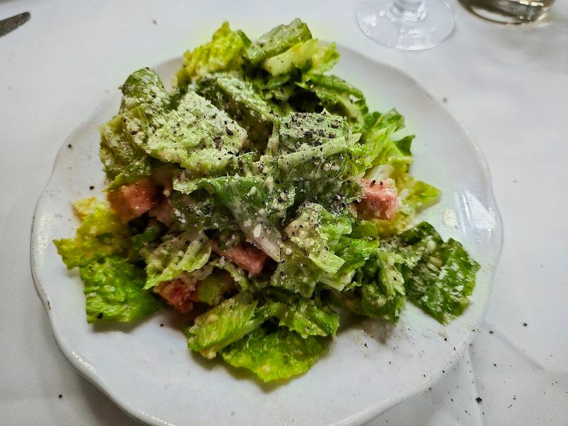 Tableside Caesar Salad Adds Old-School Steakhouse Theatre