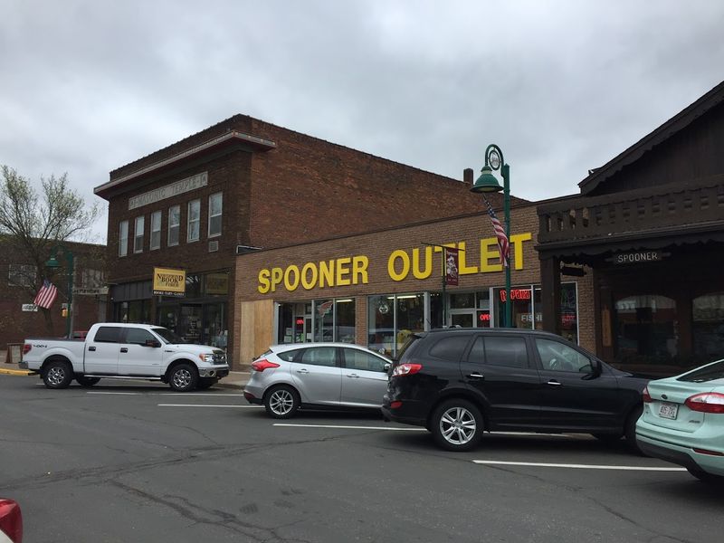 Spooner Outlet, Spooner