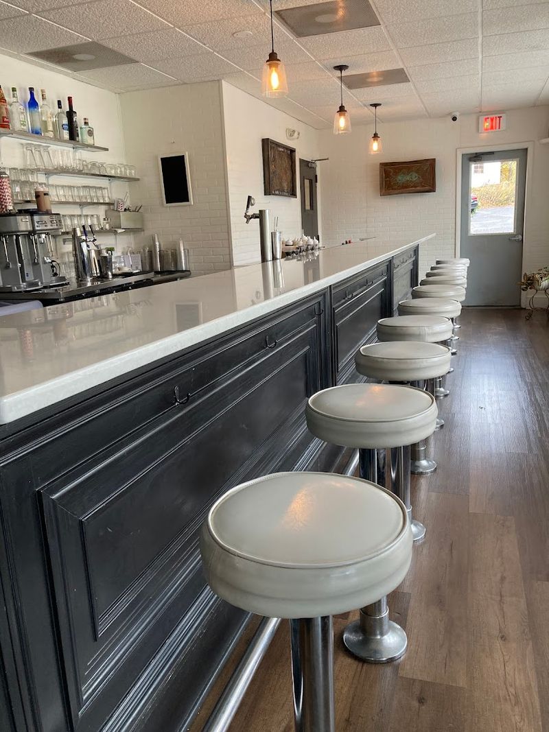 Why Gracie's Has Become A Mandatory Stop On The Catskills Circuit