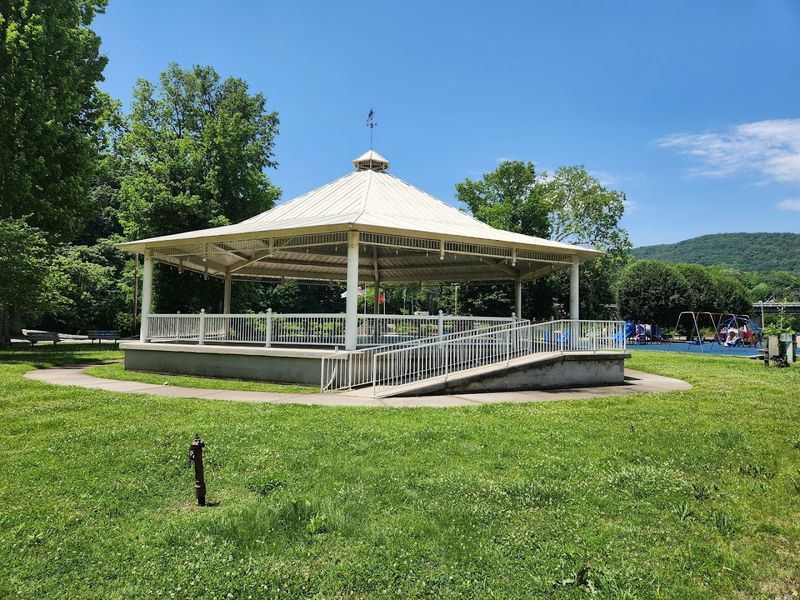 Harriman's Family-Friendly Atmosphere Makes It Easy To Put Down Roots