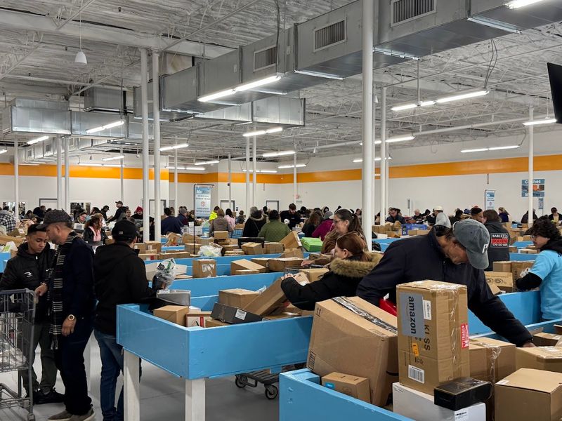 How A Bin Store Turns Shopping Into A Treasure Hunt
