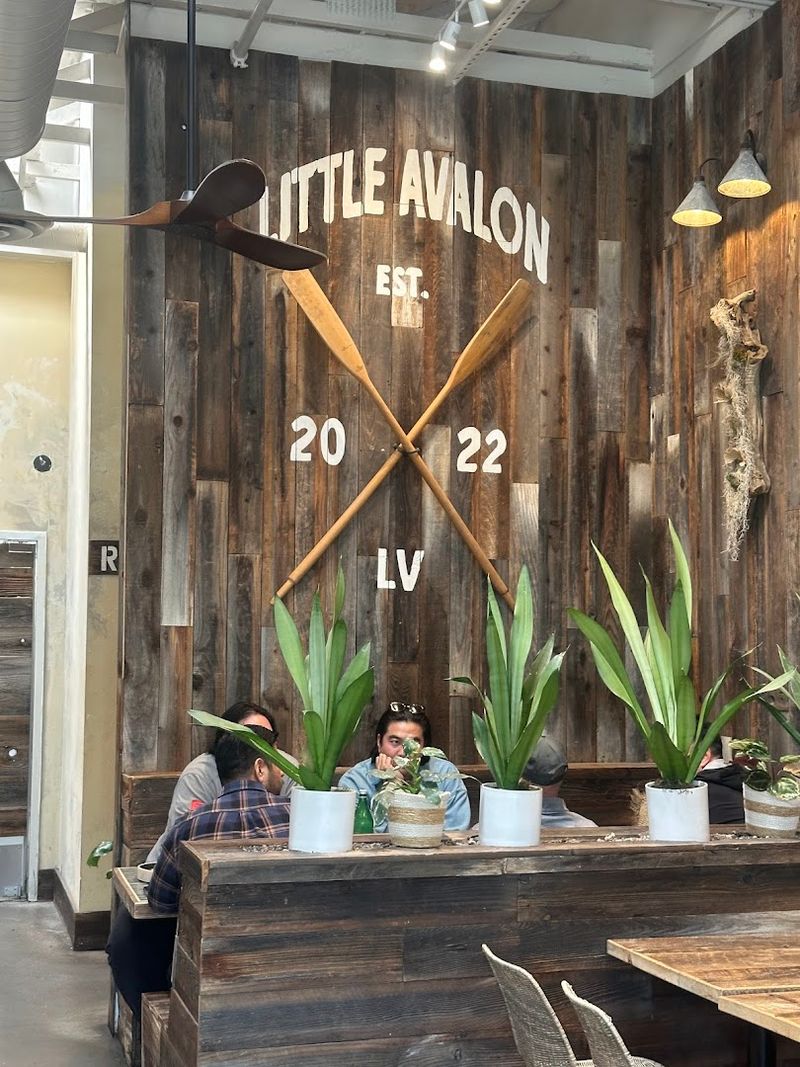 A Coastal Café In The Middle Of Las Vegas