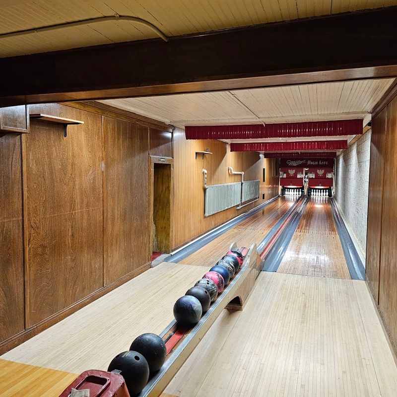 A Wisconsin Bowling Alley With Serious Old-School Charm