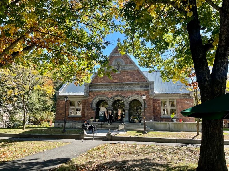 Historic Architecture Reflecting New England Heritage