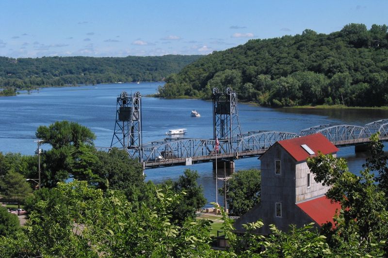 Riverfront Landscapes And Natural Beauty