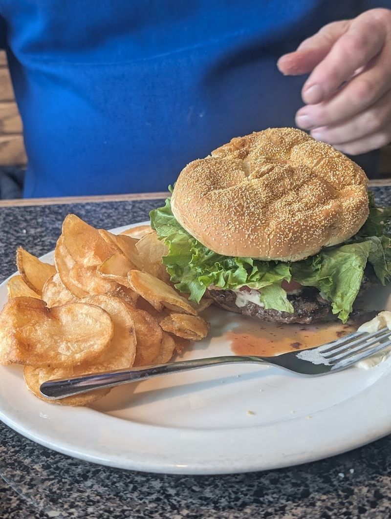 A Salem Bar And Grill With A Road-Trip-Worthy Burger