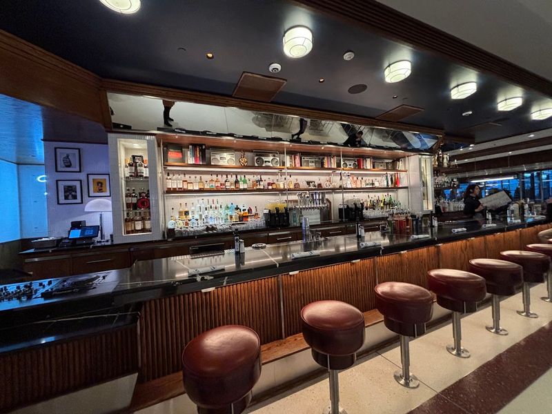 Tops Diner