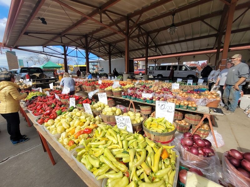 West Allis Farmers Market, West Allis
