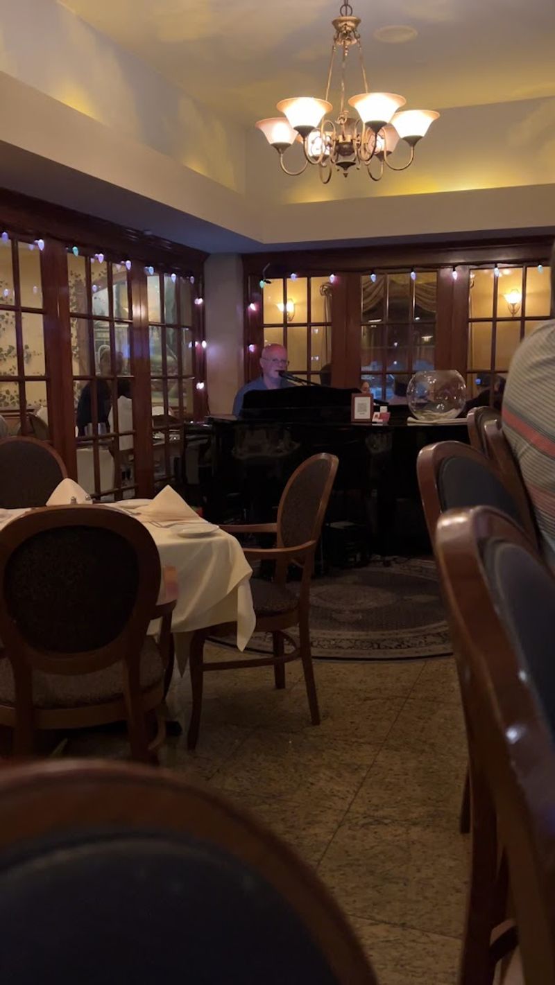 Inviting Ambiance That Complements Italian Dining
