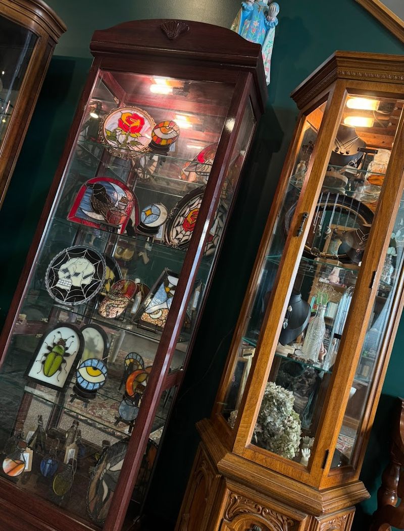 Custom Memorial Jewelry And Bone Pieces That Celebrate The Art Of Remembrance