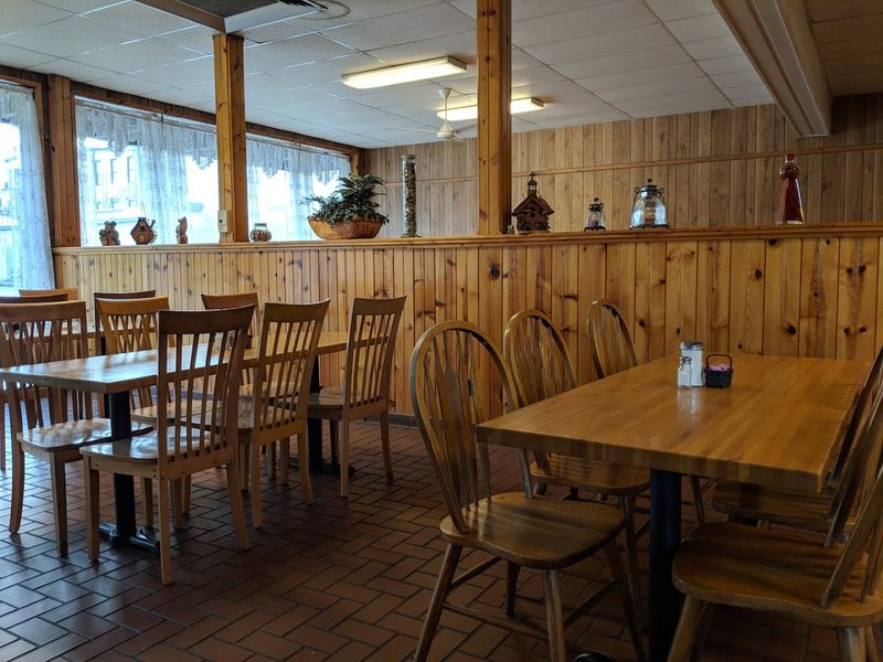 Warm And Inviting Dining Atmosphere