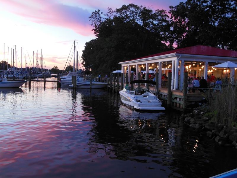 The Waterfront Setting That Pulls You In