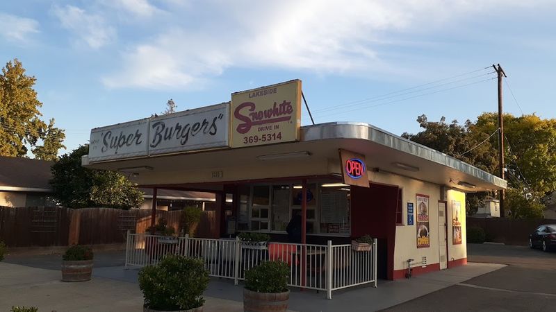 Sno White Drive-In