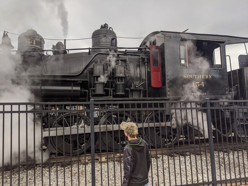 The Best Time To Take This Tennessee Train Ride
