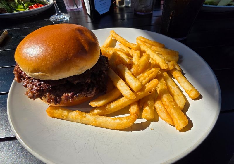 Smash Burgers That Actually Deliver On The Promise