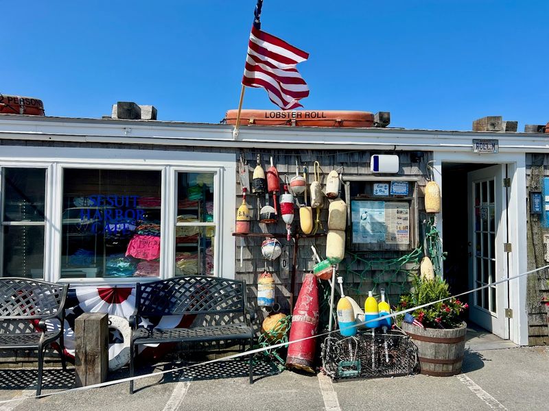 Sesuit Harbor Cafe, Dennis
