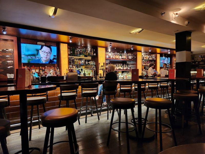 Glass House Tavern