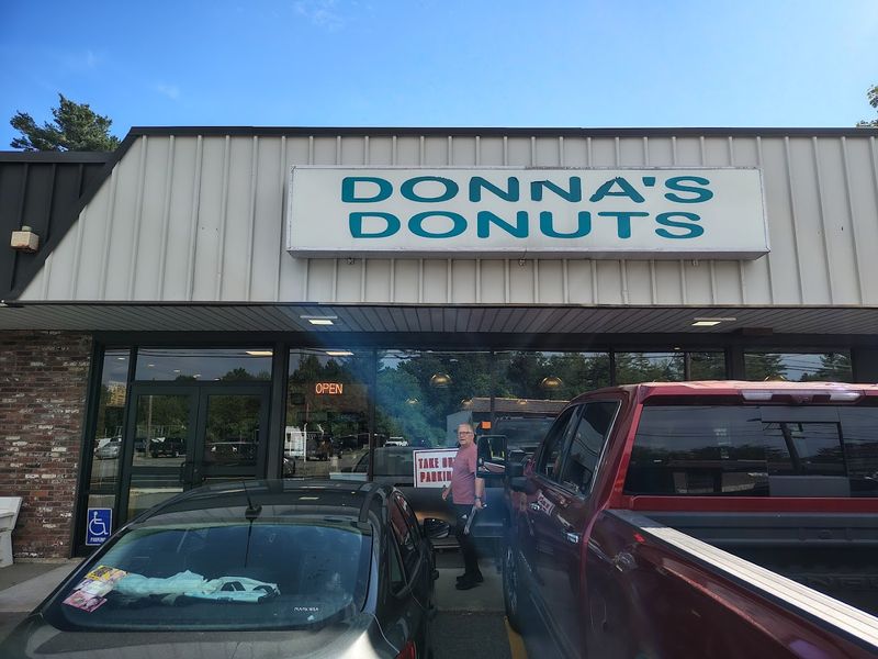 Donna's Donuts, Tewksbury