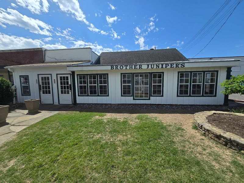 Brother Juniper's, Memphis