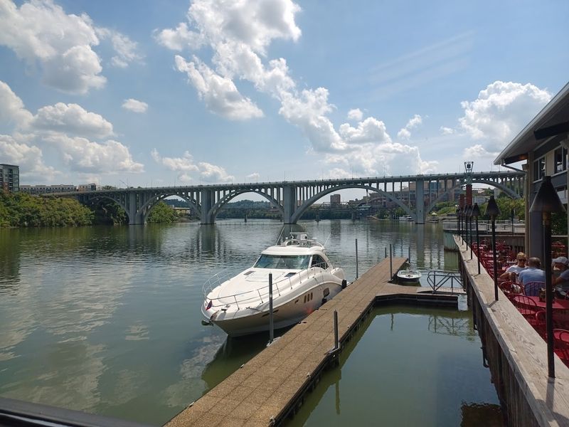 Calhoun's On The River, Knoxville