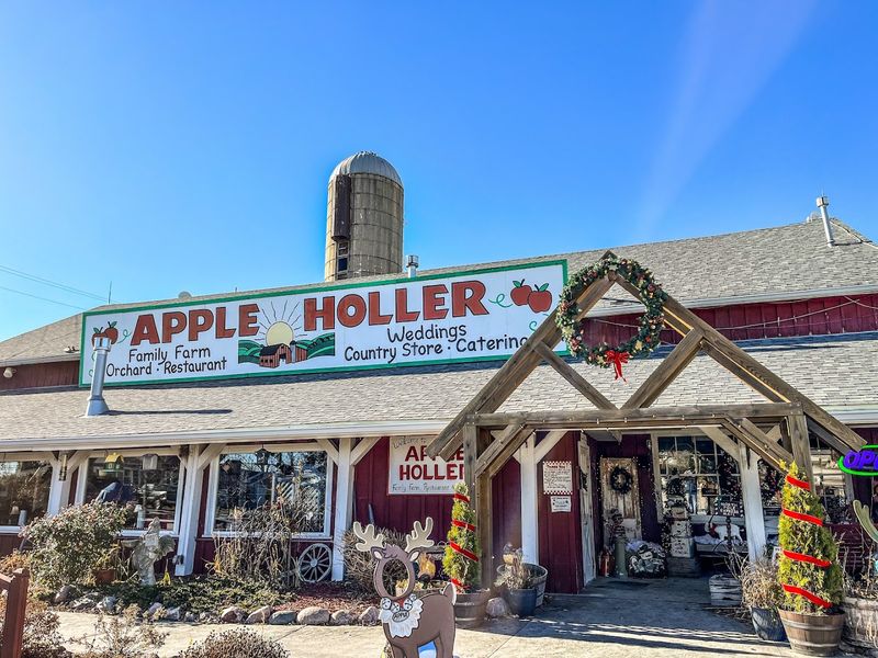 Apple Holler, Sturtevant