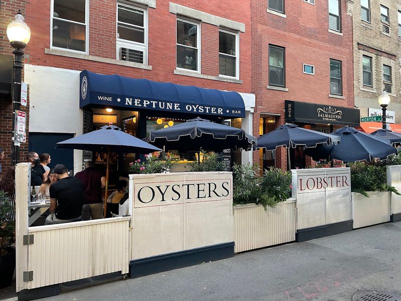 Neptune Oyster, 63 Salem Street