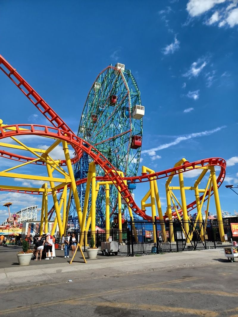 Deno's Wonder Wheel Amusement Park And Where To Find It