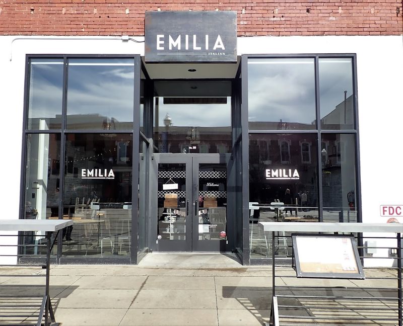 Emilia, Knoxville