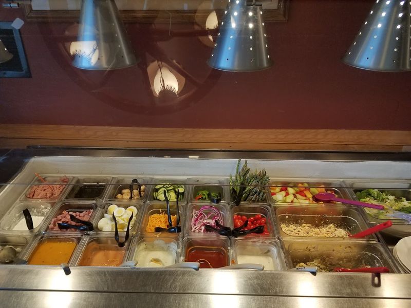 Salad Bar Freshness That Earns Its Own Reputation