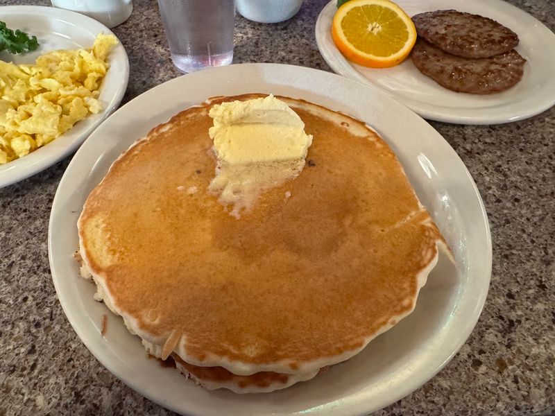 Huckleberry Pancakes That Actually Deliver