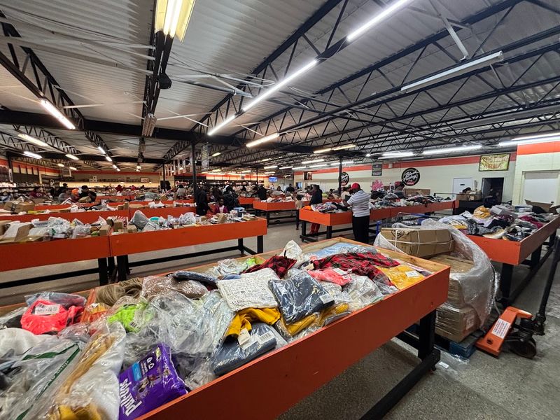 The Early-Bird Buzz Before Shopping Starts