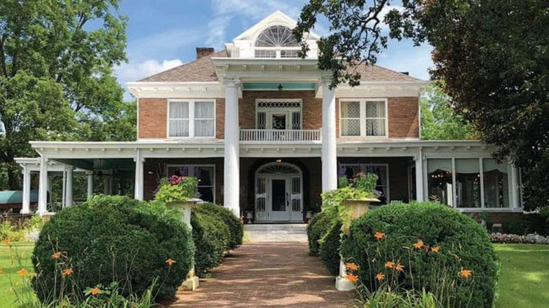 The History Behind The Manor That Makes It So Special