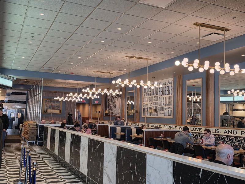 Plan Your Visit To Maven's