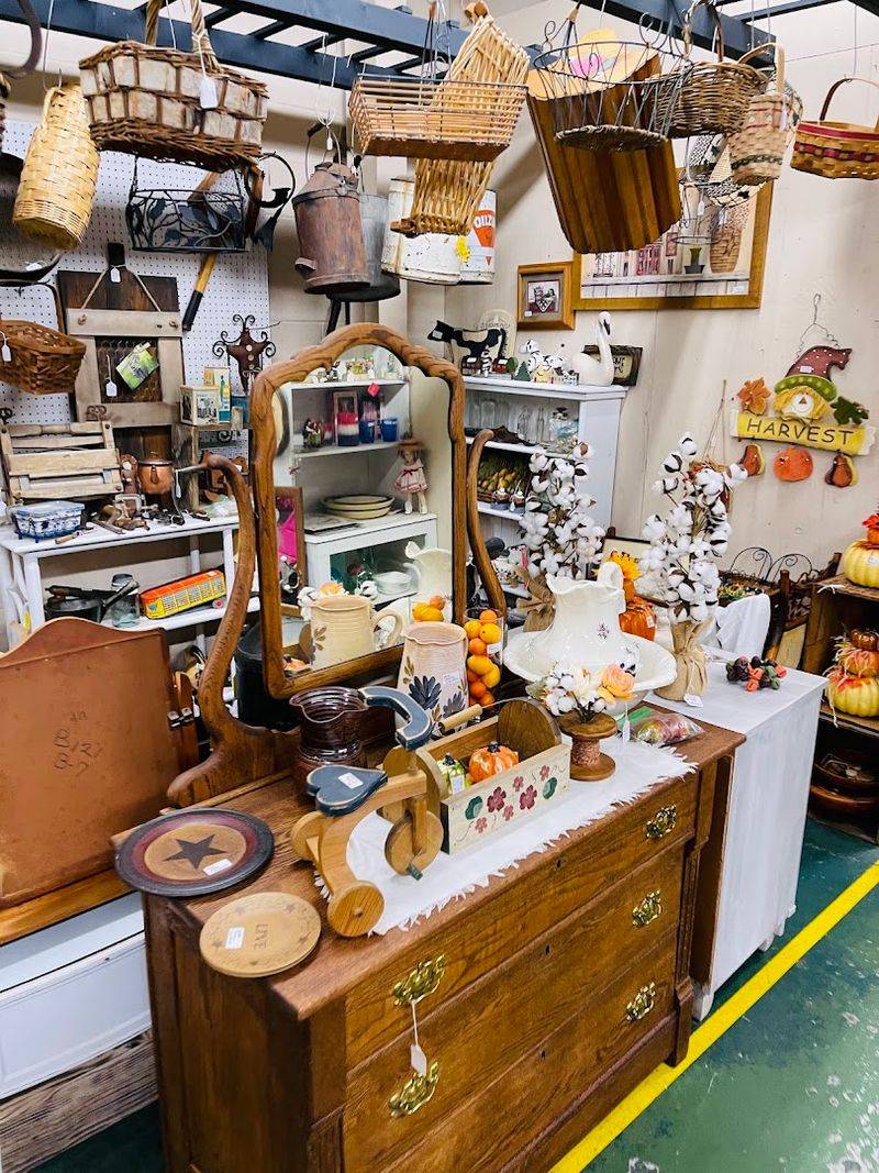 Antiques And Collectibles That Reward Patient Eyes