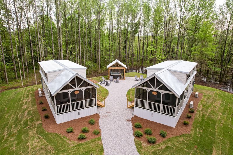 The Cottages At Moon Lake Farm
