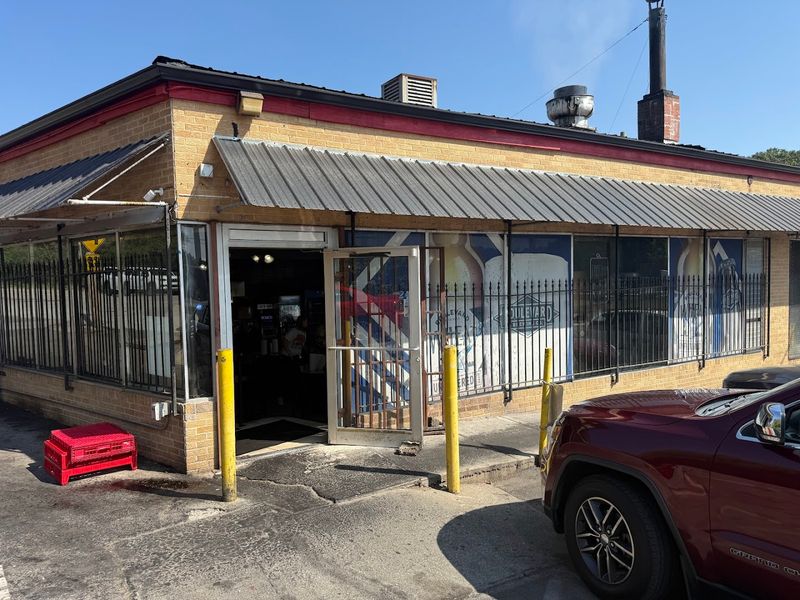 LC's Bar-B-Q