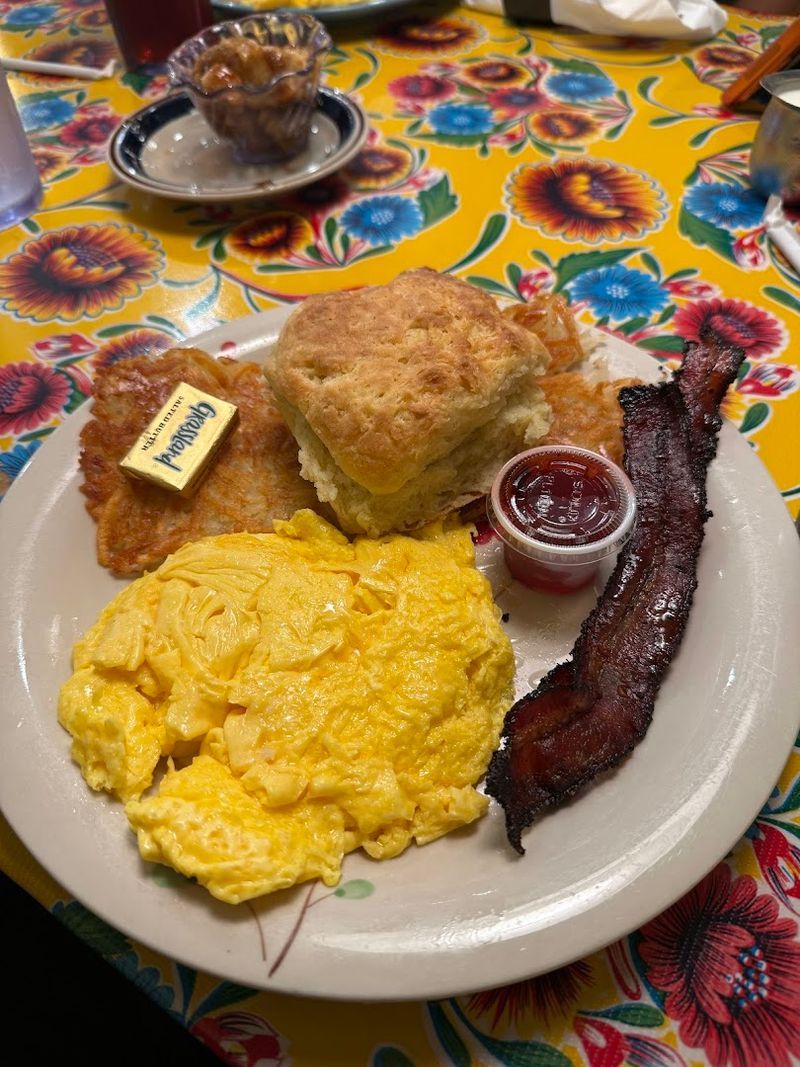 Biscuits And Gravy Done The Right Way