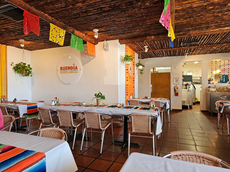 Buendia Breakfast & Lunch Cafe