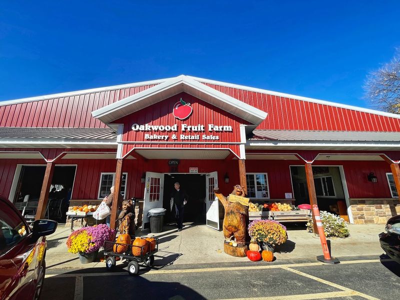 Oakwood Fruit Farm, Richland Center