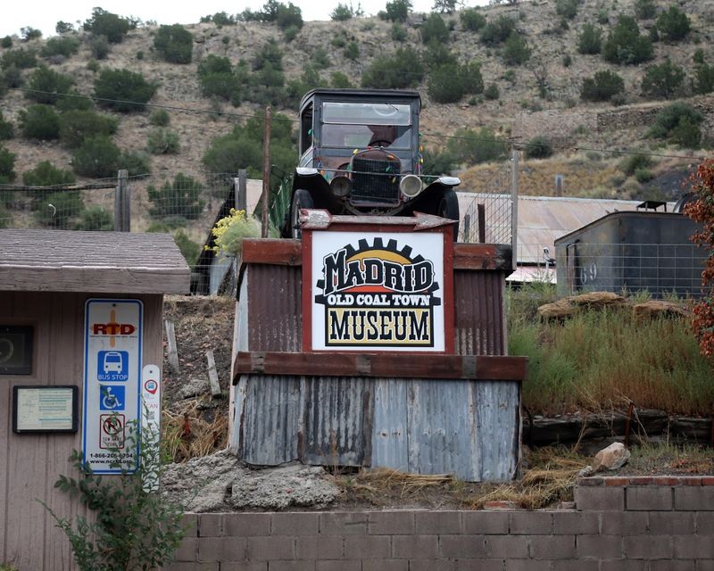 Roadside Attractions That Enhance The Scenic Experience