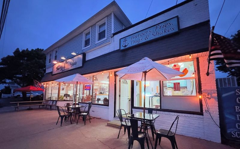 Lusi's Burgers, Dogs, Fries And Shakes