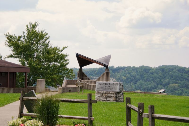 Scenic Outdoor Picnic Spots Around The Lakeside
