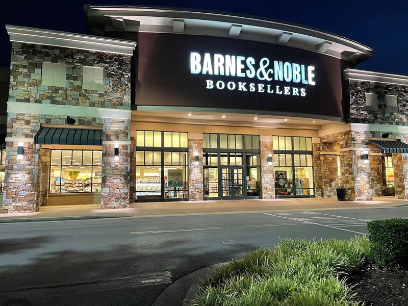 The In-Store Starbucks That Makes Browsing Better