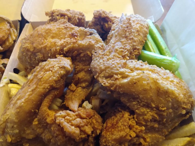Whole Chicken Wings Served With Fries