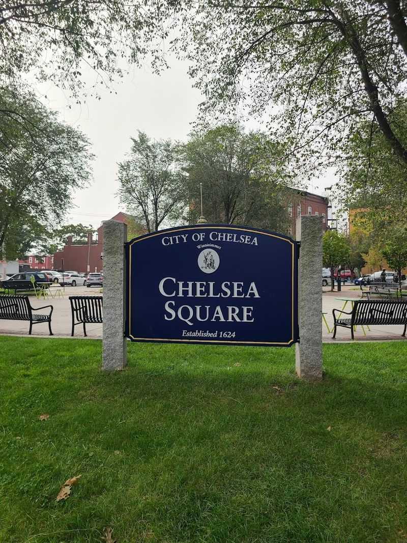 Chelsea Square, Chelsea