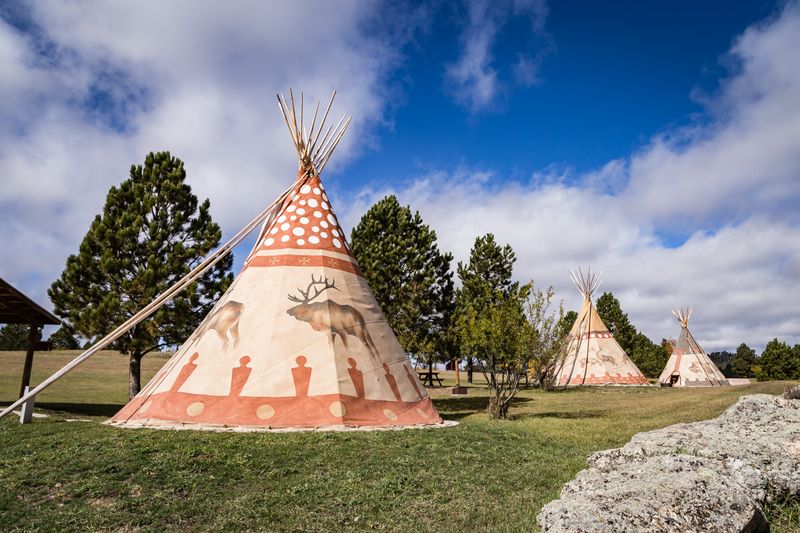 The Atmosphere That Turns Visitors Into Return Guests