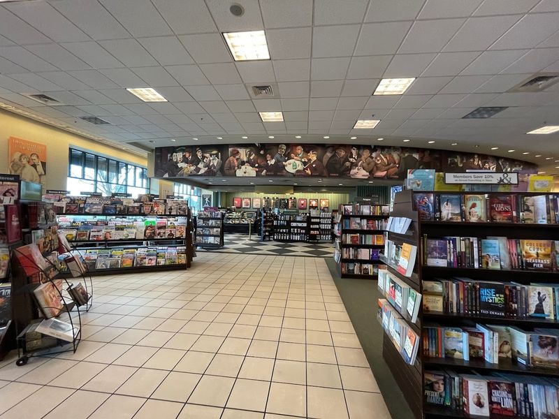 Staff Who Actually Know Their Books