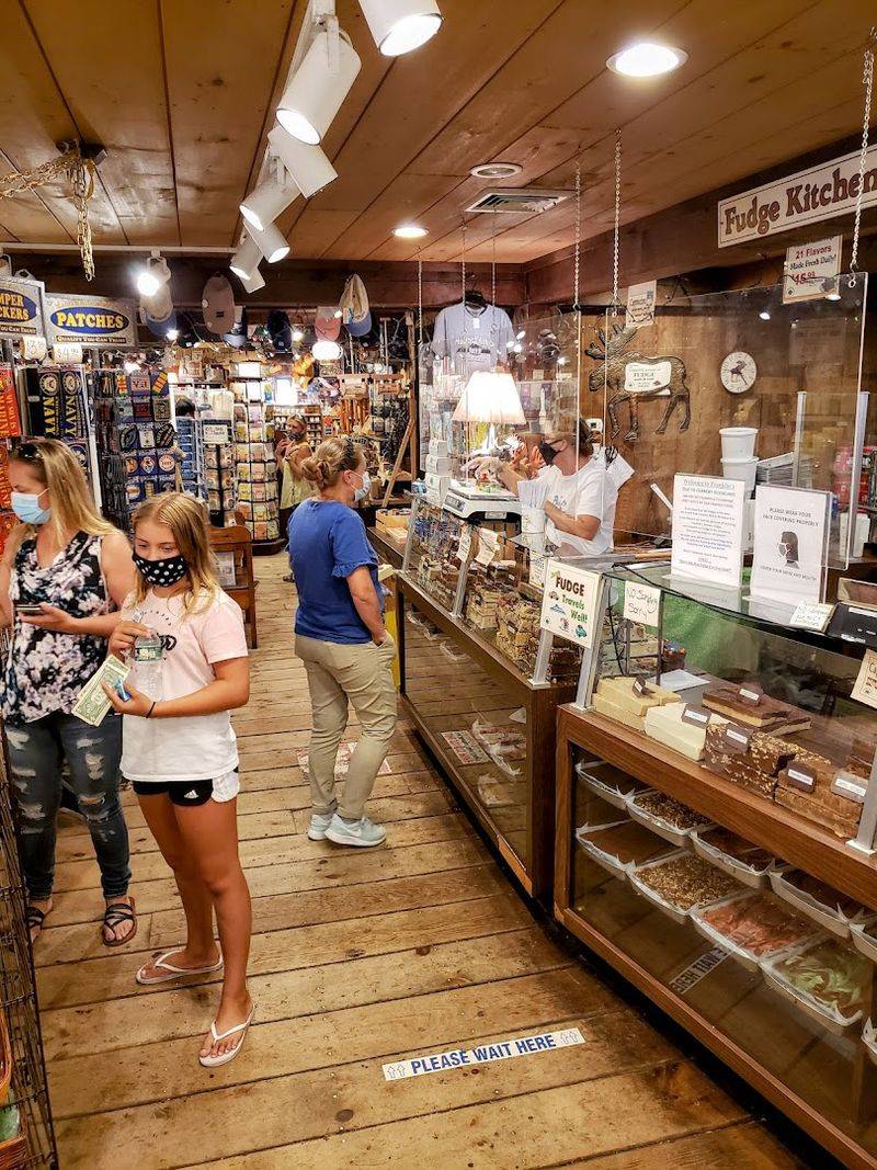 Seasonal Flavor Variations That Delight Customers