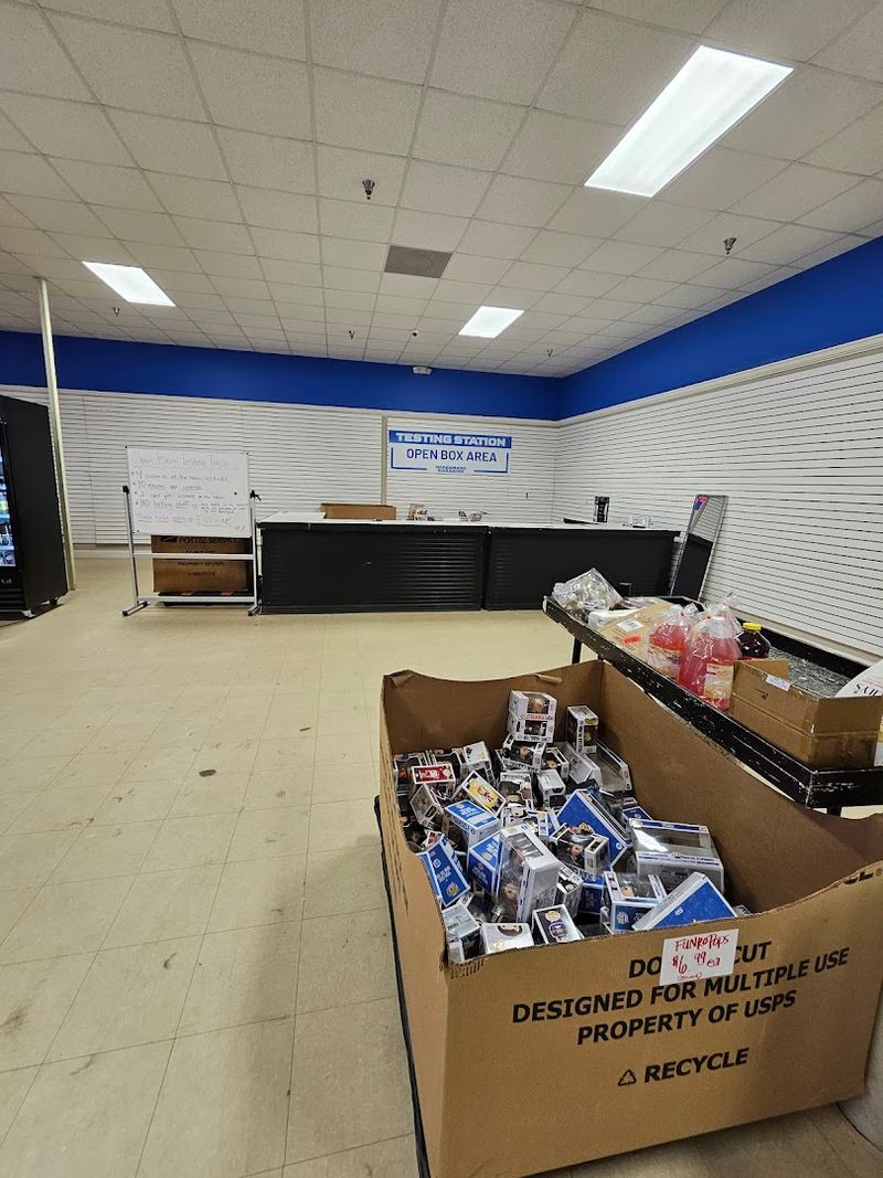 Comparing Bin Store Prices Versus Regular Retail