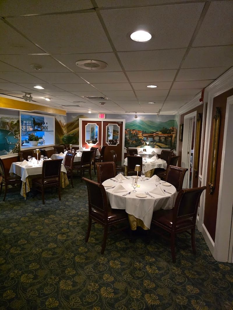 Luciano's Restaurant, 800 Washington St, Wrentham, MA 02093